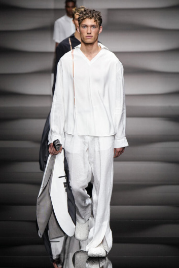 Fotoservizio/SS 2023/MEN/SFILATA/EMPORIO ARMANI/DP2/2