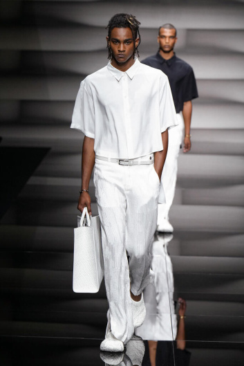 Fotoservizio/SS 2023/MEN/SFILATA/EMPORIO ARMANI/DP2/4