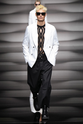 Fotoservizio/SS 2023/MEN/SFILATA/EMPORIO ARMANI/DP2/0