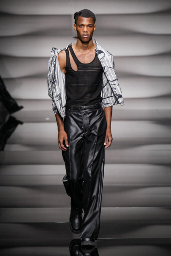 Fotoservizio/SS 2023/MEN/SFILATA/EMPORIO ARMANI/DP2/2