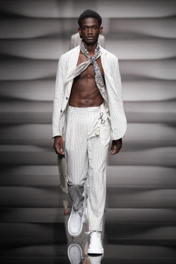 Fotoservizio/SS 2023/MEN/SFILATA/EMPORIO ARMANI/DP2/5