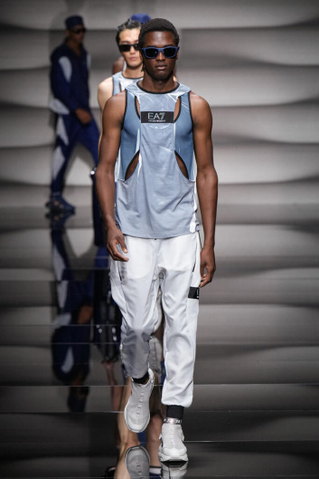 Fotoservizio/SS 2023/MEN/SFILATA/EMPORIO ARMANI/DP2/18