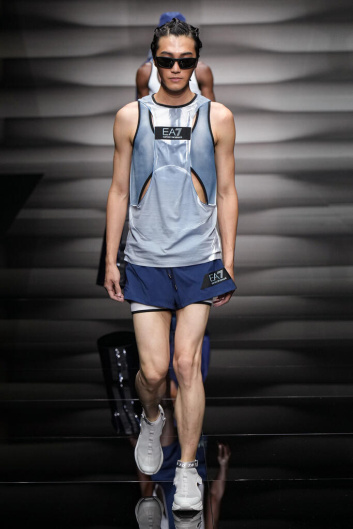 Fotoservizio/SS 2023/MEN/SFILATA/EMPORIO ARMANI/DP2/19