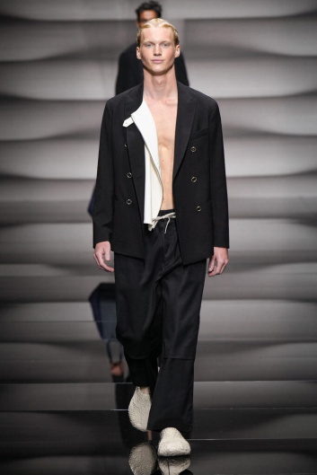 Fotoservizio/SS 2023/MEN/SFILATA/EMPORIO ARMANI/DP2/13