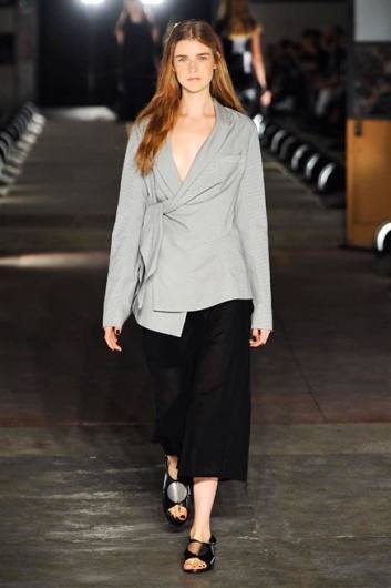 Fotoservizio/SS 2016/WOMEN/DAMIR DOMA/DP1/10