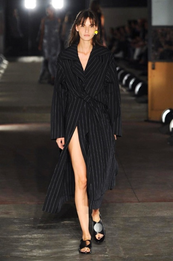 Fotoservizio/SS 2016/WOMEN/DAMIR DOMA/DP1/14