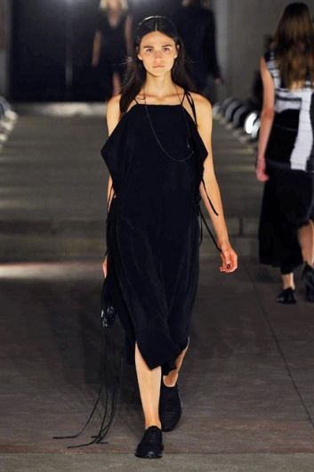 Fotoservizio/SS 2016/WOMEN/DAMIR DOMA/DP1/23