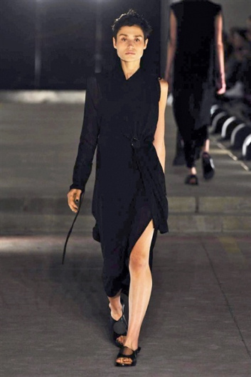 Fotoservizio/SS 2016/WOMEN/DAMIR DOMA/DP1/29