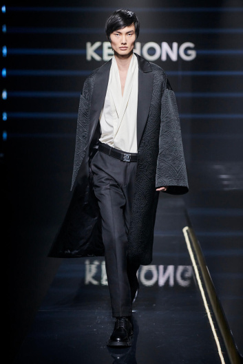 Fotoservizio/FW 23-24/MEN/PRESENTAZIONE/KB HONG/DP2/47