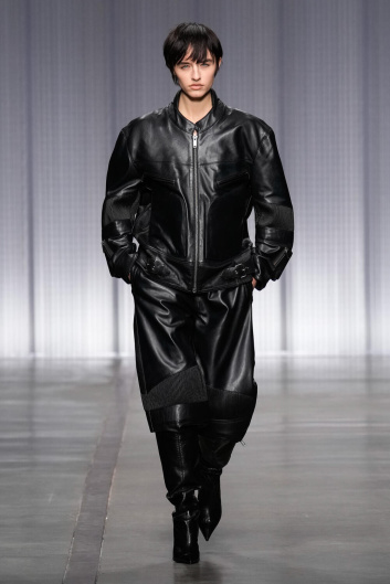Fotoservizio/FW 23-24/WOMEN/SFILATA/ICEBERG/DP2/0