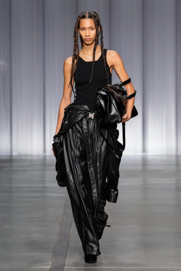 Fotoservizio/FW 23-24/WOMEN/SFILATA/ICEBERG/DP2/6