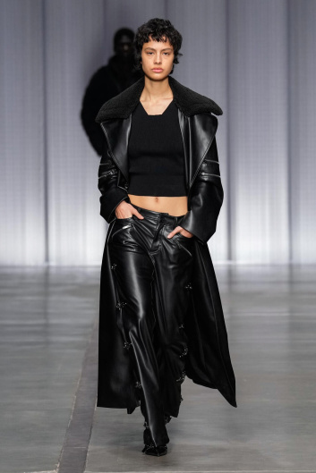 Fotoservizio/FW 23-24/WOMEN/SFILATA/ICEBERG/DP2/7