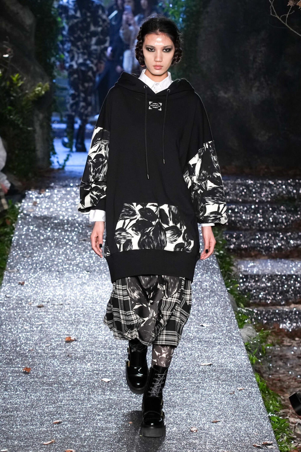 Fotoservizio/FW 23-24/WOMEN/SFILATA/ANTONIO MARRAS/DP2/4