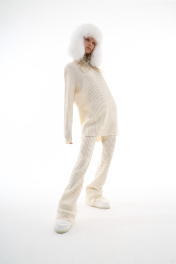Fotoservizio/FW 23-24/WOMEN/PRESENTAZIONE/SIMONETTA RAVIZZA/DP2/10
