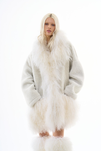Fotoservizio/FW 23-24/WOMEN/PRESENTAZIONE/SIMONETTA RAVIZZA/DP2/18