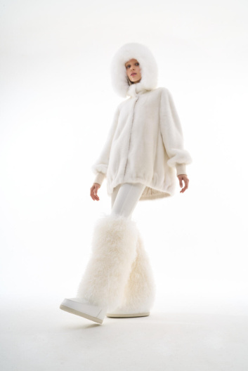 Fotoservizio/FW 23-24/WOMEN/PRESENTAZIONE/SIMONETTA RAVIZZA/DP2/15
