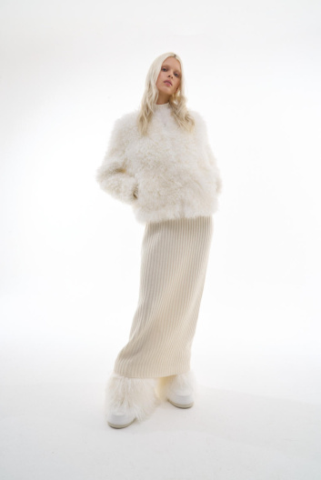 Fotoservizio/FW 23-24/WOMEN/PRESENTAZIONE/SIMONETTA RAVIZZA/DP2/17
