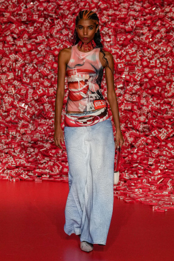 Fotoservizio/FW 23-24/WOMEN/SFILATA/DIESEL/DP2/22