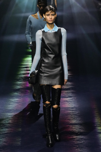 Fotoservizio/FW 23-24/WOMEN/SFILATA/FENDI/DP2/2