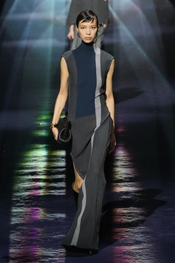 Fotoservizio/FW 23-24/WOMEN/SFILATA/FENDI/DP2/4