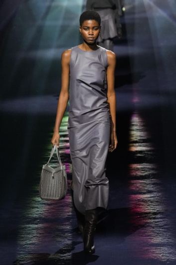 Fotoservizio/FW 23-24/WOMEN/SFILATA/FENDI/DP2/9