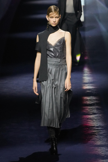 Fotoservizio/FW 23-24/WOMEN/SFILATA/FENDI/DP2/11