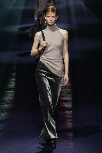 Fotoservizio/FW 23-24/WOMEN/SFILATA/FENDI/DP2/14