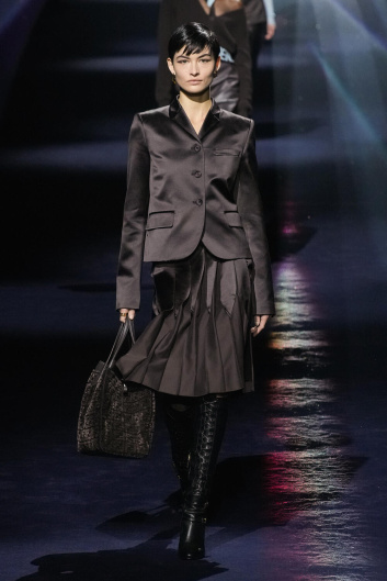 Fotoservizio/FW 23-24/WOMEN/SFILATA/FENDI/DP2/15