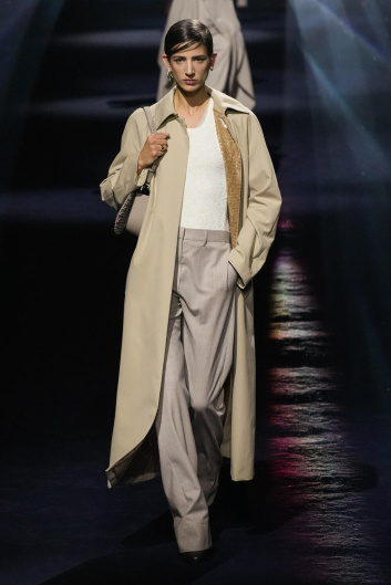 Fotoservizio/FW 23-24/WOMEN/SFILATA/FENDI/DP2/9