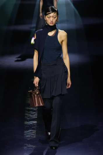 Fotoservizio/FW 23-24/WOMEN/SFILATA/FENDI/DP2/20