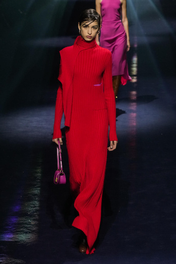 Fotoservizio/FW 23-24/WOMEN/SFILATA/FENDI/DP2/1