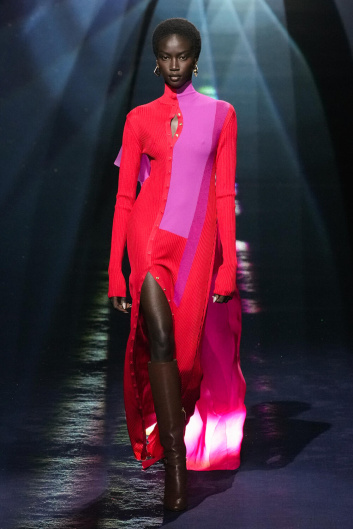 Fotoservizio/FW 23-24/WOMEN/SFILATA/FENDI/DP2/4