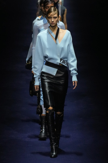 Fotoservizio/FW 23-24/WOMEN/SFILATA/FENDI/DP2/5