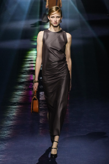 Fotoservizio/FW 23-24/WOMEN/SFILATA/FENDI/DP2/27