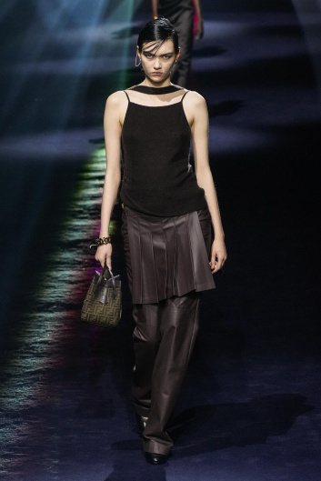 Fotoservizio/FW 23-24/WOMEN/SFILATA/FENDI/DP2/29