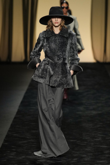 Fotoservizio/FW 23-24/WOMEN/SFILATA/ALBERTA FERRETTI/DP2/1
