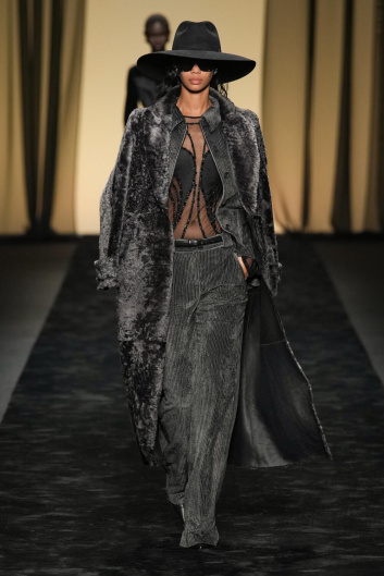 Fotoservizio/FW 23-24/WOMEN/SFILATA/ALBERTA FERRETTI/DP2/3