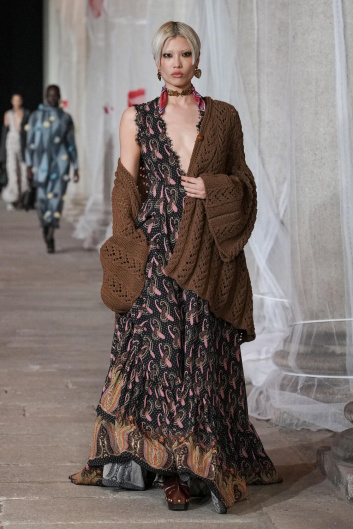 Fotoservizio/FW 23-24/WOMEN/SFILATA/ETRO/DP2/3