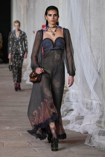 Fotoservizio/FW 23-24/WOMEN/SFILATA/ETRO/DP2/21