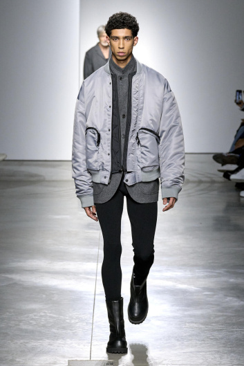 Fotoservizio/FW 23-24/WOMEN/SFILATA/ONITSUKA TIGER/DP2/13