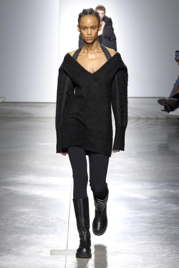 Fotoservizio/FW 23-24/WOMEN/SFILATA/ONITSUKA TIGER/DP2/15