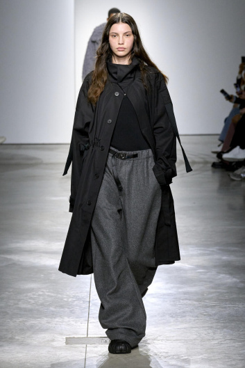 Fotoservizio/FW 23-24/WOMEN/SFILATA/ONITSUKA TIGER/DP2/22