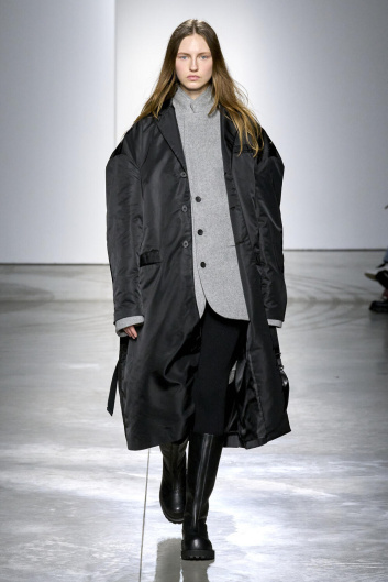 Fotoservizio/FW 23-24/WOMEN/SFILATA/ONITSUKA TIGER/DP2/24