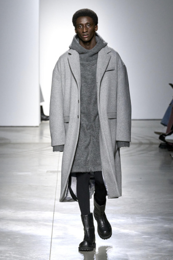 Fotoservizio/FW 23-24/WOMEN/SFILATA/ONITSUKA TIGER/DP2/37