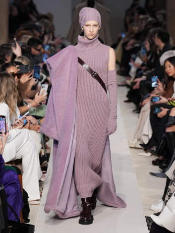 Fotoservizio/FW 23-24/WOMEN/SFILATA/MAX MARA/DP2/3