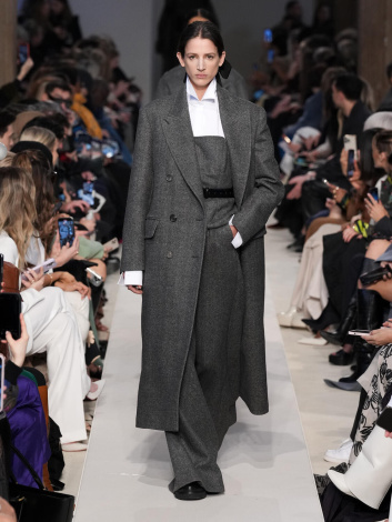 Fotoservizio/FW 23-24/WOMEN/SFILATA/MAX MARA/DP2/9