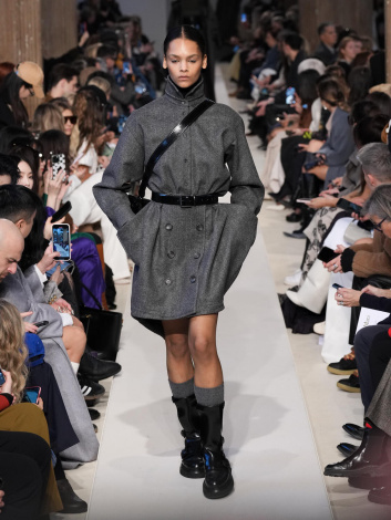 Fotoservizio/FW 23-24/WOMEN/SFILATA/MAX MARA/DP2/10