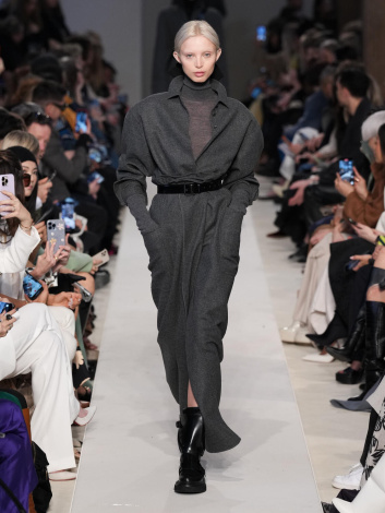 Fotoservizio/FW 23-24/WOMEN/SFILATA/MAX MARA/DP2/7