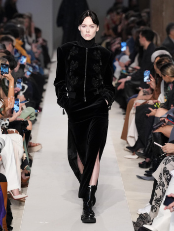 Fotoservizio/FW 23-24/WOMEN/SFILATA/MAX MARA/DP2/10