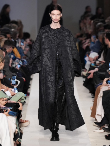 Fotoservizio/FW 23-24/WOMEN/SFILATA/MAX MARA/DP2/11